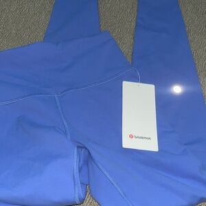 NWT LULULEMON Wunder Train HR 28” size 6 Blue